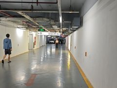 -龙阳广场-地下停车库