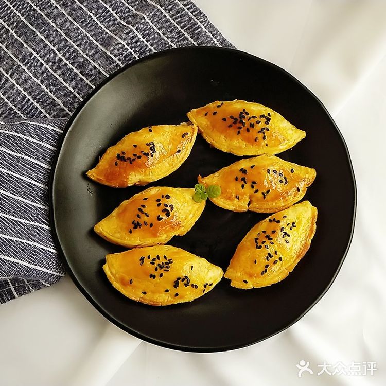 烘焙小白也能完成❗️零失败🔥巨好吃❗酥的掉渣的芒果酥。