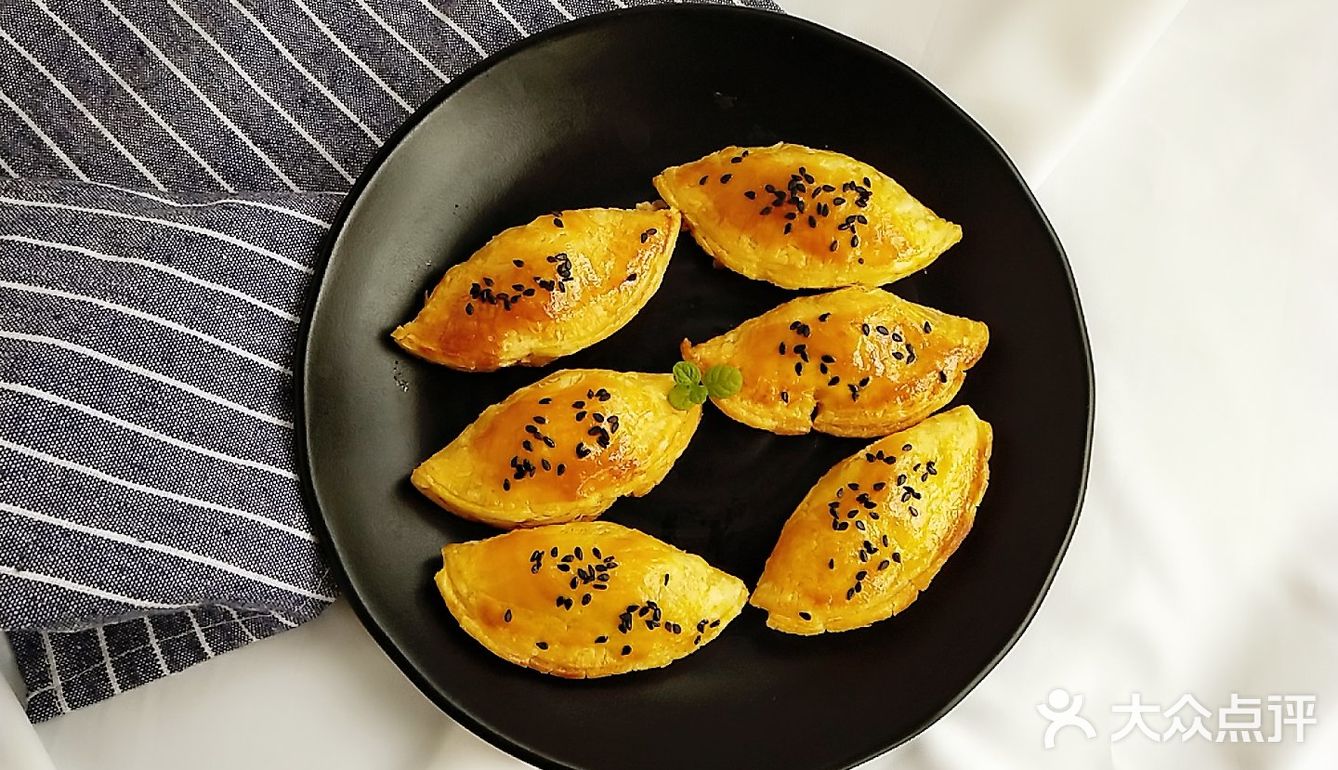 烘焙小白也能完成❗️零失败🔥巨好吃❗酥的掉渣的芒果酥。