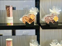 -Laderach 莱德拉(上海环贸iapm店)