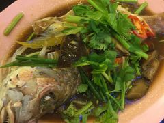 -J Daeng Seafood