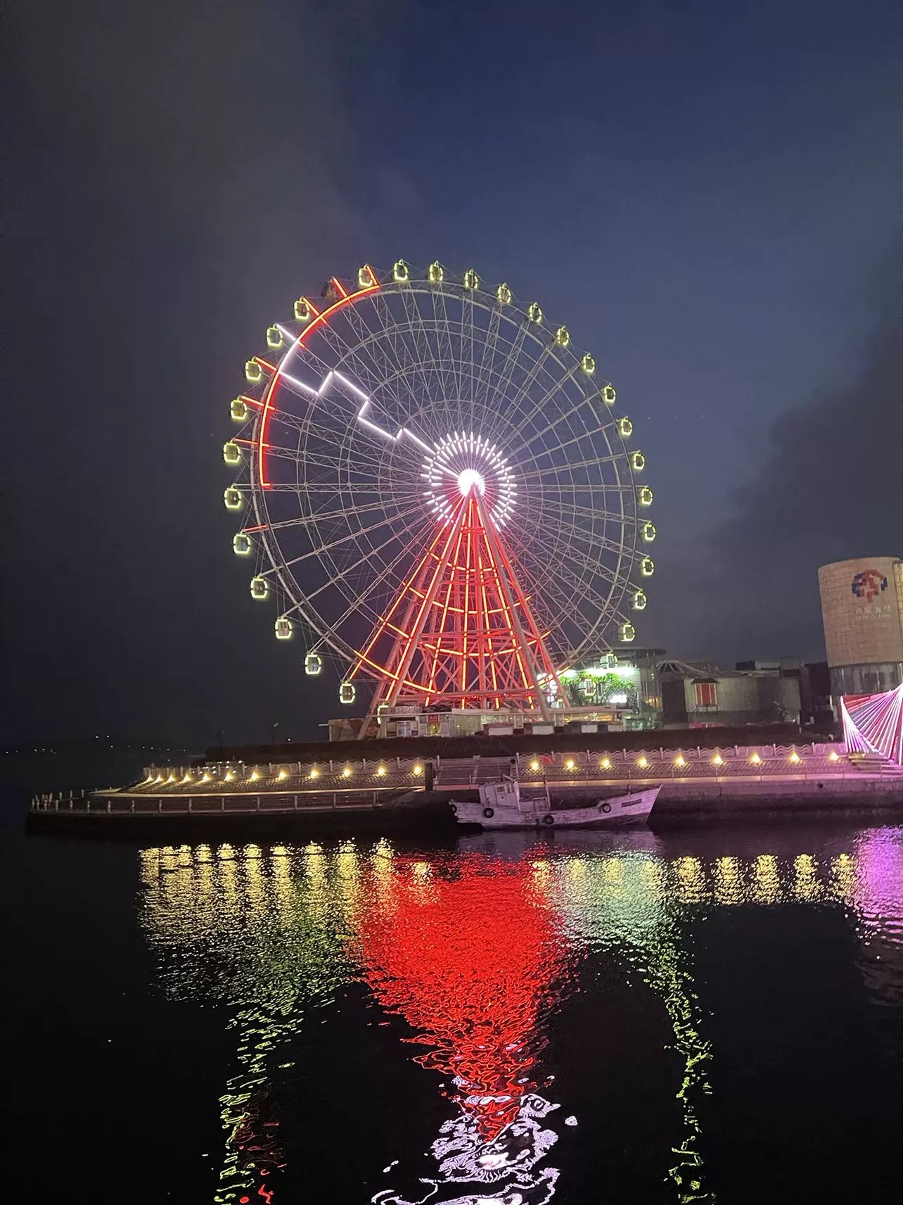 青岛琴岛之眼夜景图片图片