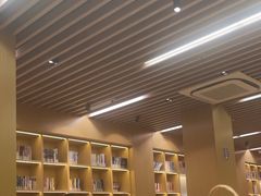 -漕河泾街道图书馆(漕河泾社区文化活动中心店)