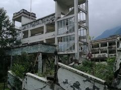 -四川汶川特大地震漩口中学遗址
