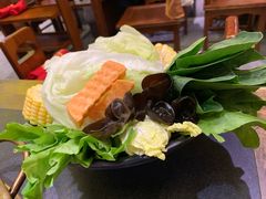 -沸炉重庆老火锅(军事博物馆店)