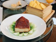 金牌扣肉配玉米饼-杭州西子湖四季酒店·金沙厅