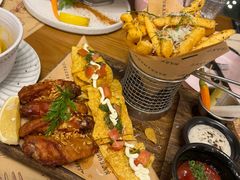 -Mark&Mars Restaurant