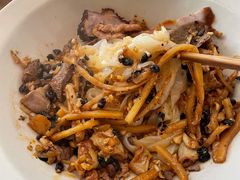 干拌猪杂老友粉-漆黑觉米粉(三里屯店)