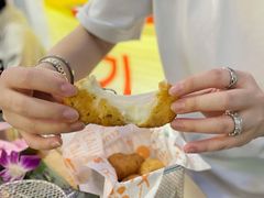 拉丝芝士球-玄希浪漫厨房·韩料烤肉(湖滨银泰in77店)