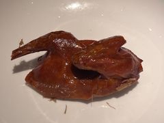 玻璃脆皮香茅石岐乳鸽-炳胜私厨(万象前海店)