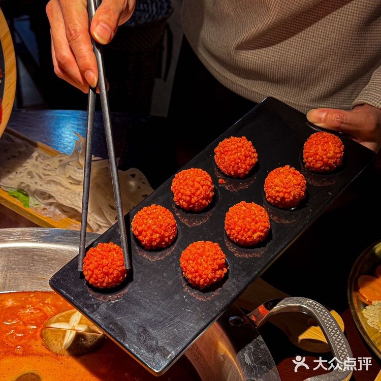 不愧是大上海，开了首家重庆火锅bistro