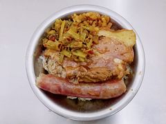 -梁阿婆廿年老牌扣肉糯米饭