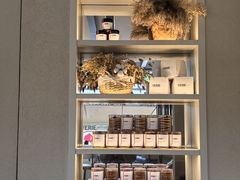 -VERIE BAKEHOUSE
