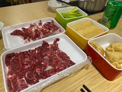 -杨老板·海鲜集市火锅·鲜切牛肉(中防万宝店)