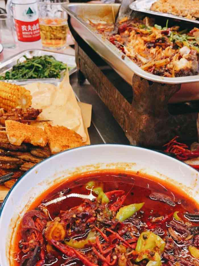 阿海碳锅龙虾海鲜烧烤(金寨路店)-"地处安行驾校内,第一次去的人应该