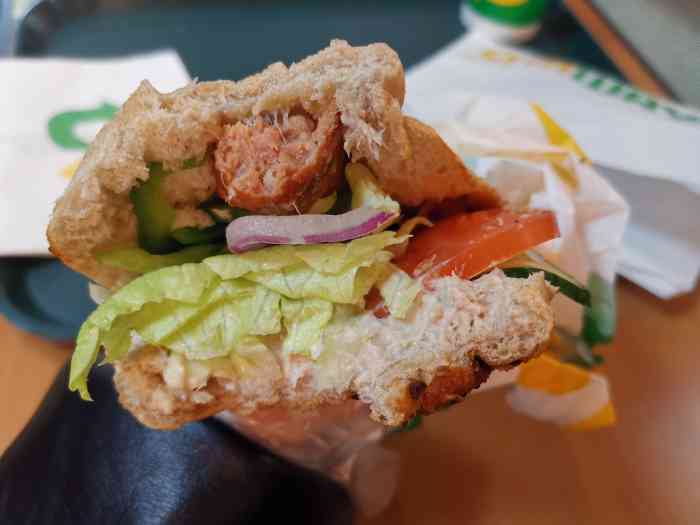 赛百味subway(佰港城店)-"一如既往的不错～汉堡的每个部分都可以自己