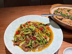 小炒黄牛肉-小厨师·二十年沈家门小海鲜(百井坊巷店)