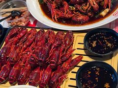 -肥肥虾庄·金牌油焖大虾(汉街SKP店)