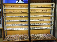 -优医视平价眼镜蔡司依视路折扣工厂店(德胜门店)