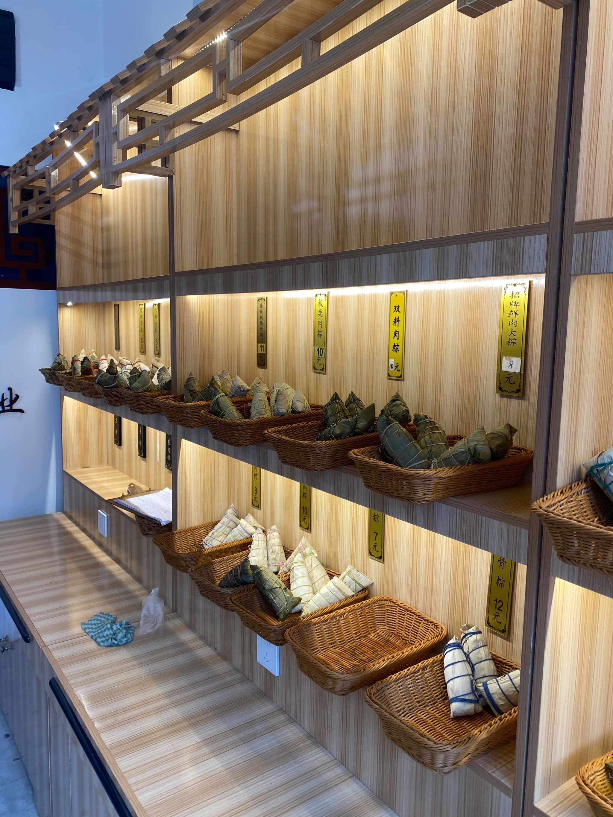 阿胖粽的粽子好吃,喜欢蛋黄大肉的和猪油豆沙的