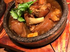 -云海肴·汽锅鸡·云南菜(天山百盛优客店)