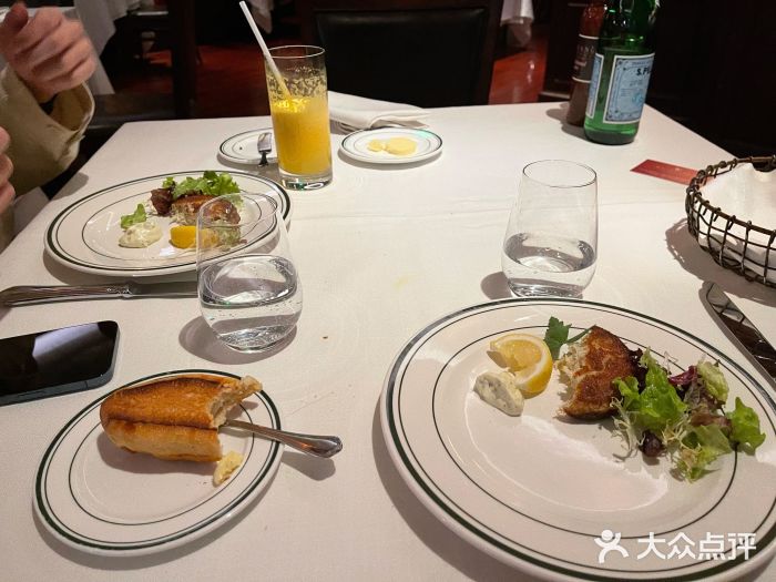 Wolfgang’s Steakhouse 沃夫冈牛排馆(上海白玉兰广场店)招牌蟹肉饼图片