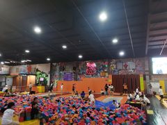 -极限Jump蹦床·新潮玩运动世界·室内乐园·团建·派对中心