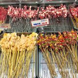 吃个烧烤怎么好多人啊！！(周迅脸)。。。