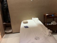 -灸春堂·艾灸·痛症·整脊连锁(之江银泰店)