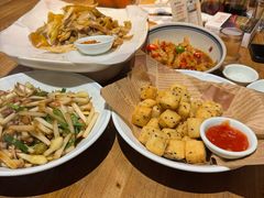 -头上红煨盐鸡·非遗院子餐厅