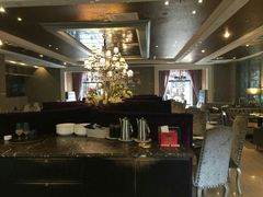 -河畔春天时尚餐厅