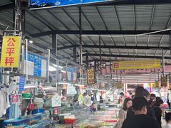 -霞涌市场海鲜摆卖区