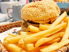 -水桶王国主题餐厅·聚会·生日派对·亲子活动·家庭套餐(亚龙湾希尔顿店)