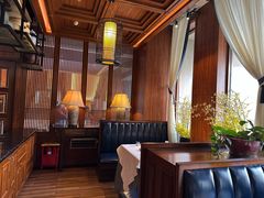 -八府香鸭·啫啫煲(华山路店)