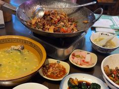 -富正毅三下锅·湘西韵味(天门山索道店)