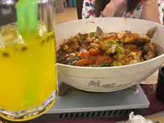 -刘姐啤酒鱼民族演艺餐厅(西街总店)