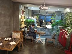 大堂-HIGH FIVE哈福手工汉堡(桂林路店)