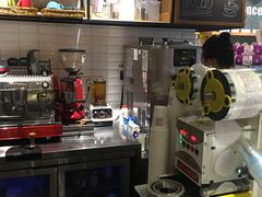 -万利隆·活力烘焙(人民路店)