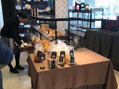 面包甜点陈列柜-红跑车(仙鹤街店)