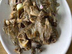 椒盐鳑鲏鱼-唔呶喔哩酒家(生产街店)