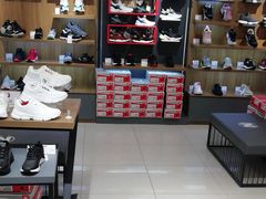 -云柏鞋业(十里堡店)