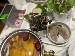 -雍和会海鲜姿造自助(湖东路店)