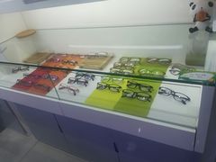 -提一眼镜·蔡司·依视路(小寨店)