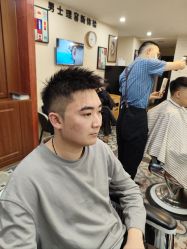 -韦恩先生Barbershop英式男士理发馆