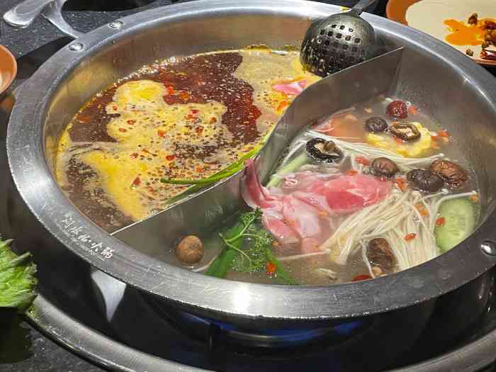 闷墩儿火锅(南阳门店)-"吃了一顿饭出来车就被贴了罚单,还说门口摆.