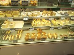 -白玉兰食品甜凤店(合生汇店)