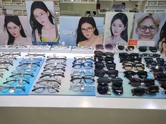 -诺柯视眼镜-蔡司依视路官方工厂店(淞南一店)