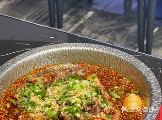 特别值得一提的是它家的冰粉 超级无敌好吃 有两个版本的