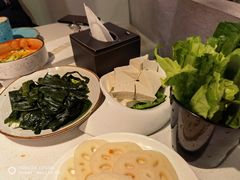 -墨居上隐·院子里火锅(峨眉店)