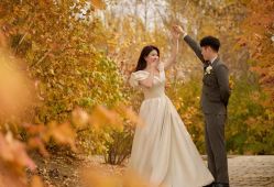 -喜爱高定婚纱摄影